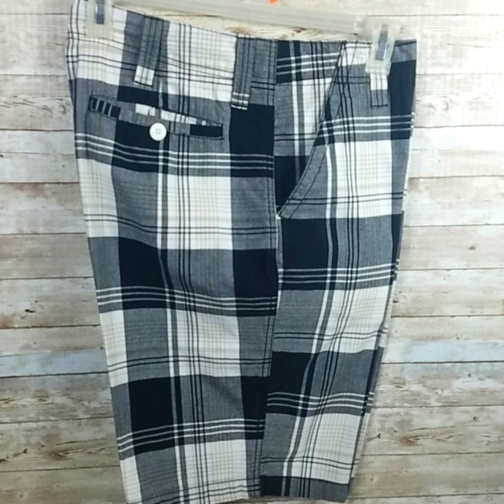 Roebuck and Co, Men's Blk/White Plaid shorts, Size 36 waist - Picture 2 of 6